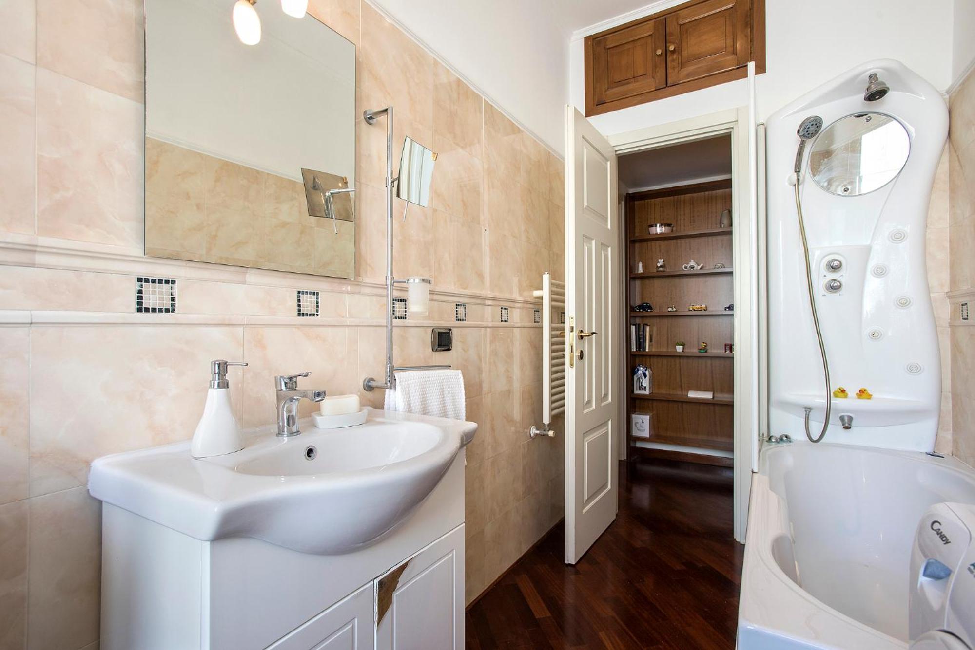 A Poche Fermate Dal Centro - Design Home Rome Exterior photo